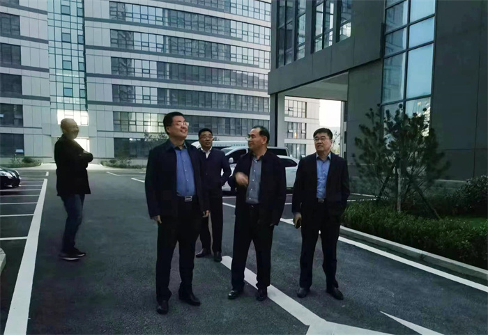 莘縣縣政府領(lǐng)導(dǎo)考察勁牛集團(tuán)